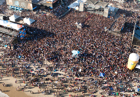 bird's eye view of crowd at surf event
